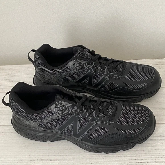 New Balance Men's Black and Gray Athletic Shoes - Picture 5 of 5